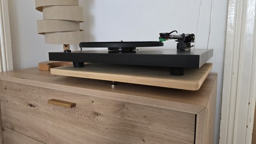 Bamboo record player isolation - player,