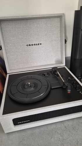 Crosley voyager record player - crosley,